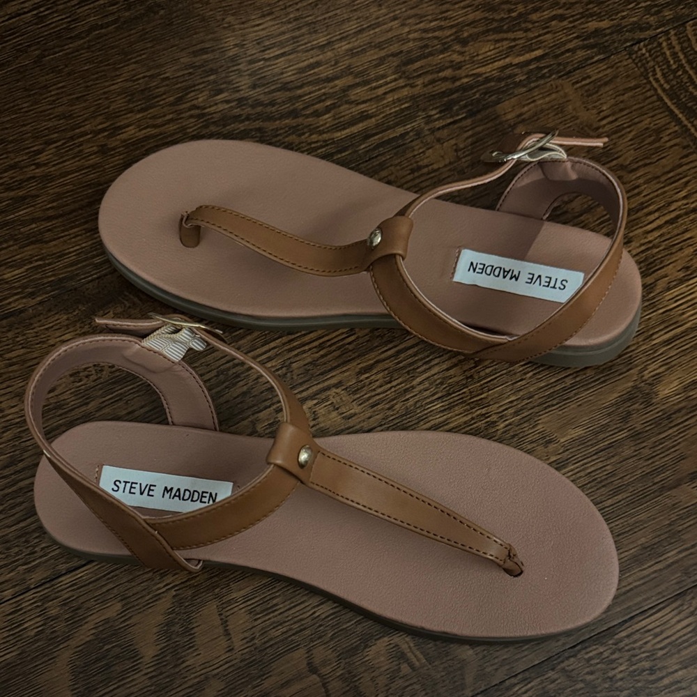 Steve Madden Brown Tan T-Strap Sandals